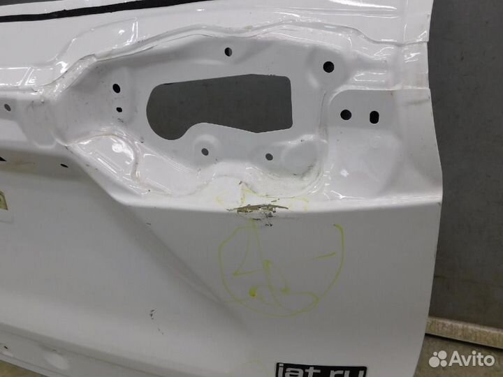 Дверь багажника Toyota RAV4