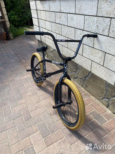 Трюковой велосипед BMX