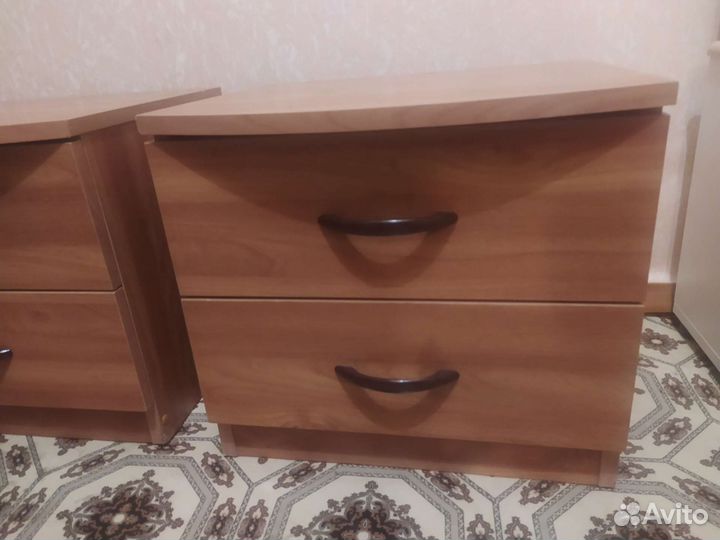 Тумба прикроватная