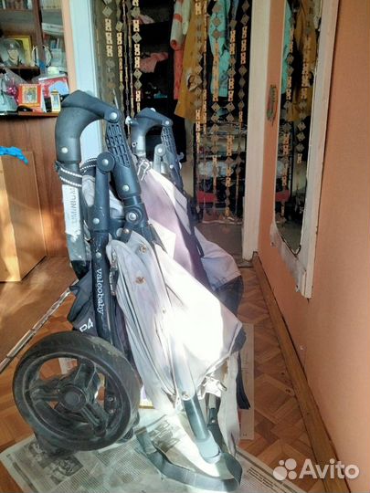 Коляска прогулочная