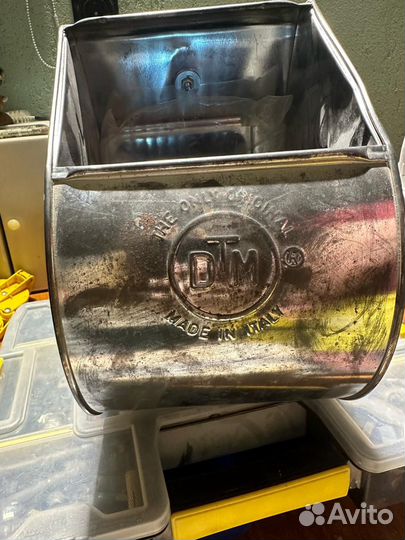 Устройство для нанисения шубы на стены