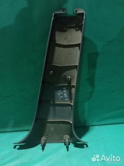 Накладки средних стоек Ford Focus