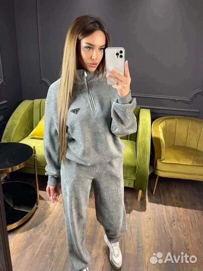 Спортивный костюм