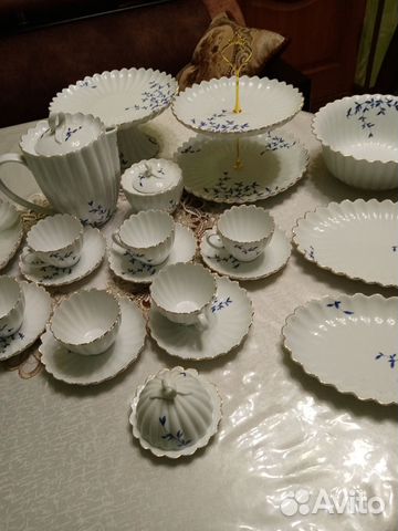 Салатник и тарелки бернадотт