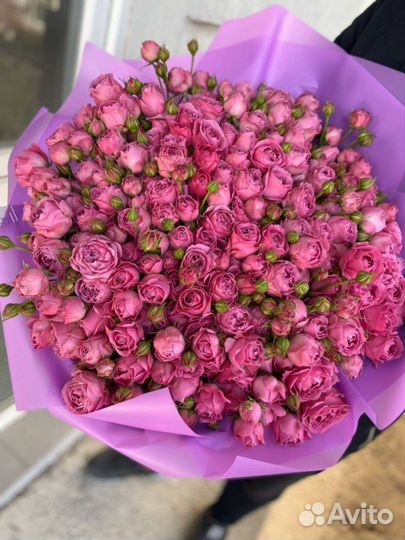 Букет кустовых роз