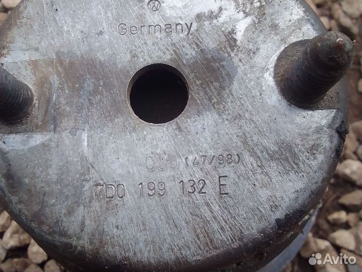 Опора двигателя Фольксваген Т4 AJA AAB abl правая