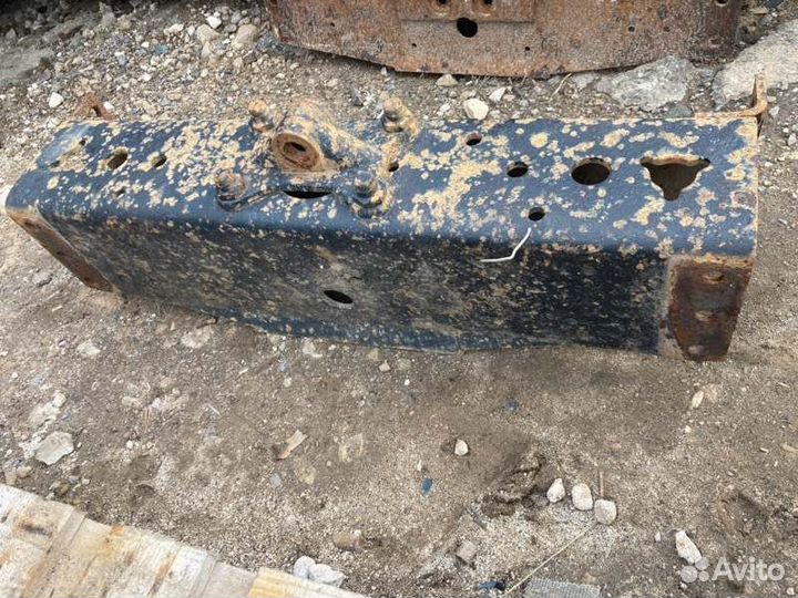 Поперечина задняя с буксировочной серьгой Камаз