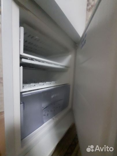 Холодильник бу бирюса