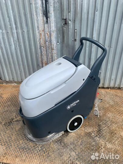 Поломоечная машина SC450 Nilfisk