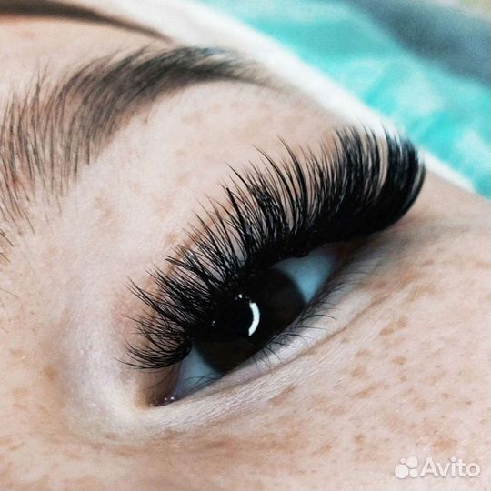 Наращивание ресниц, оформление бровей