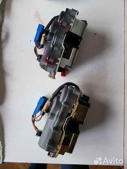 Замок багажника Додж Караван Вояджер