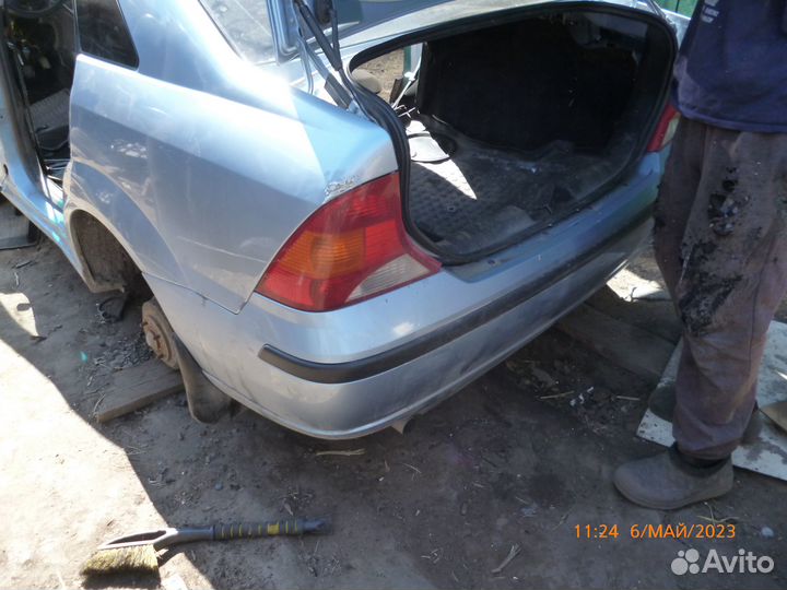 Задний левый фонарь форд фокус 1