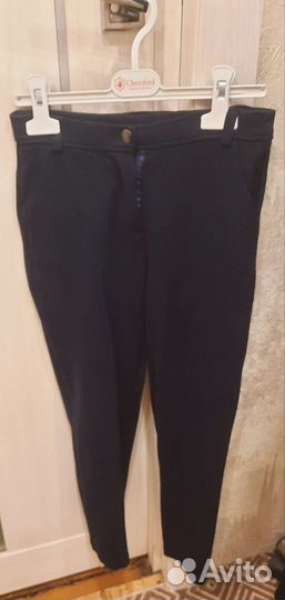 Блузка белая школьная 134, брюки школьные, синие