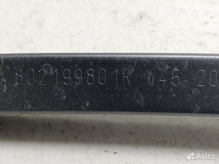 Направляющая стекла передняя правая Nissan Terrano