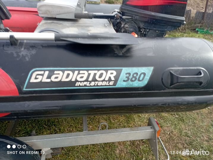 Лодка риб Гладиатор с мотором 30 л.с