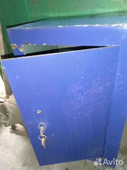 Сейф металлический