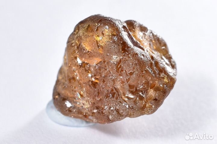 Гранат с александритовым эффектом. Лот №837