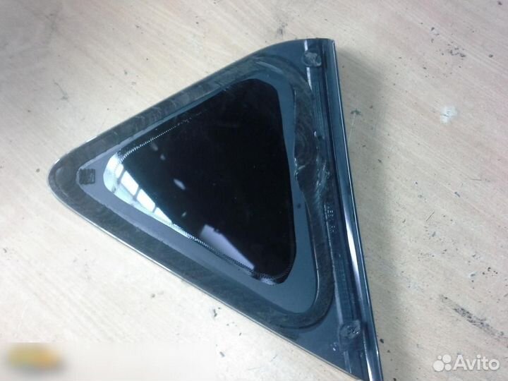 Стекло кузовное глухое правое Mazda Mazda 3 (BL) 2