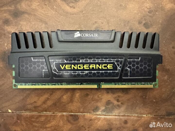 Оперативная память ddr3 Corsair vengeance 4 gb