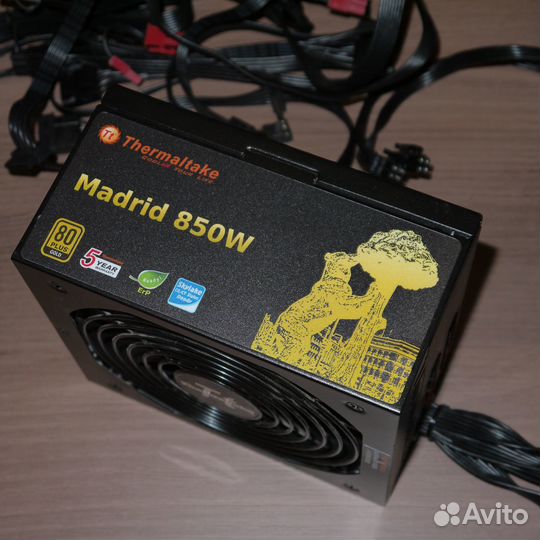 Блок питания Thermaltake Madrid 850W