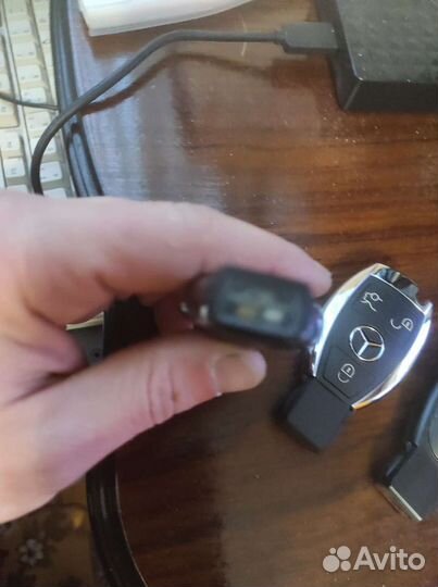 Ключ рыбка mercedes