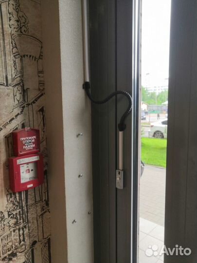 Установка магнитных замков. Домофонов. Скуд