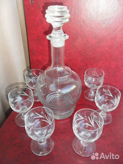 Бокалы, рюмки, стопки