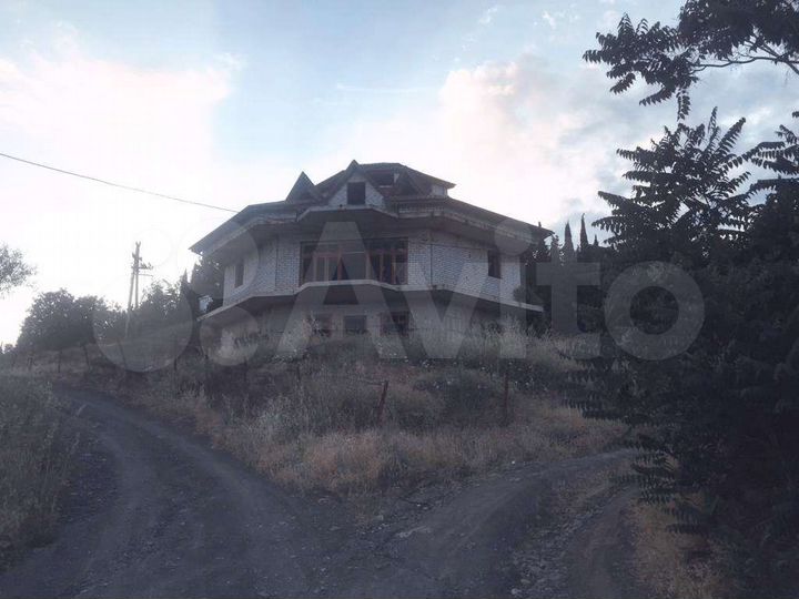 Дом 289,9 м² на участке 8 сот.