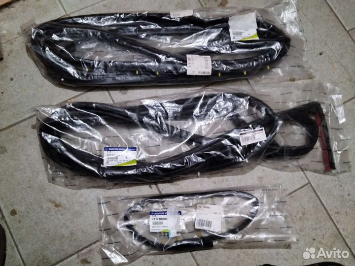 Продаются уплотнители передних дверей комплект. Ш