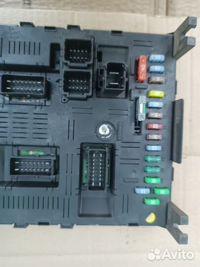 Блок предохранителей в салон Citroen C5 2004-2008