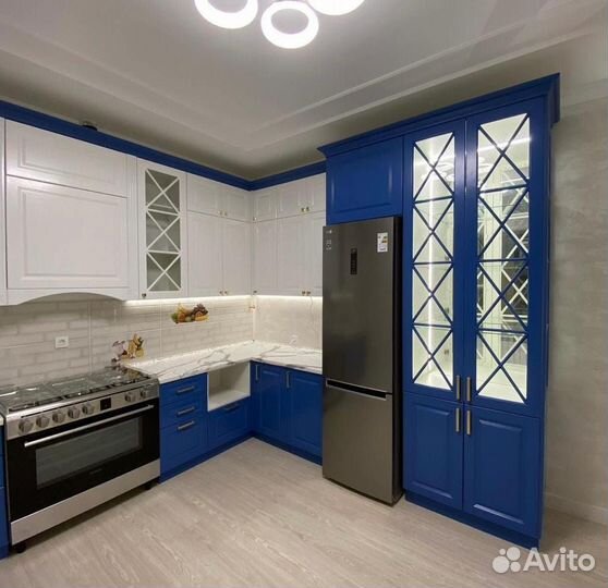 Кухня угловая в стиле неоклассика