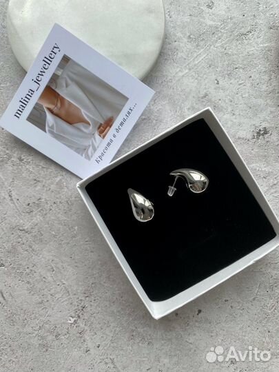 Стильные серьги капли