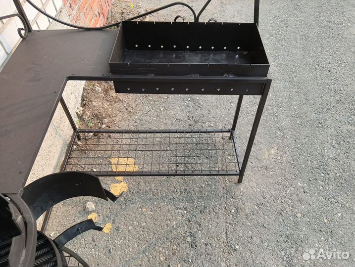 Мангальная зона мангал с крышей