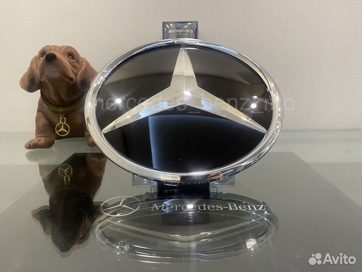 Эмблема звезда в решетку радиатора Мерседес Бенц