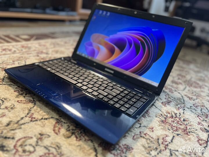 Отличный Ноутбук Samsung core i5/6гб/320гб