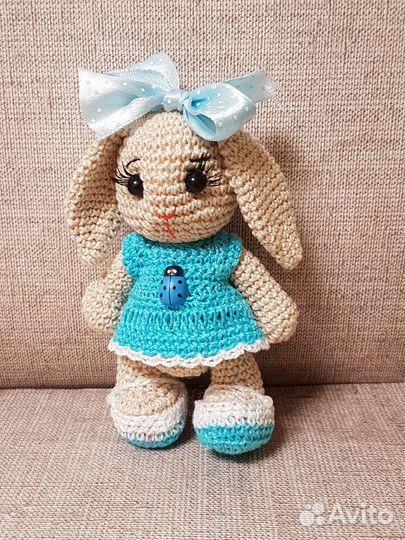 Вязаные игрушки заяц