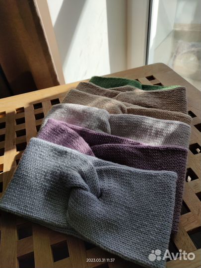 Повязка на голову вязаная