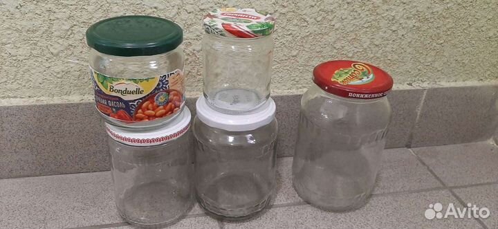 Стеклянная банка с крышкой