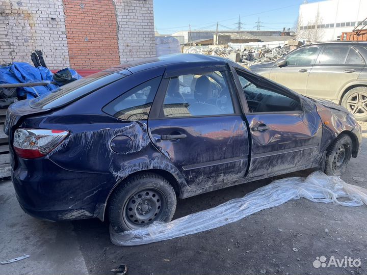 Автомобиль в разборе LADA Granta 1.6 МКПП 2016 год