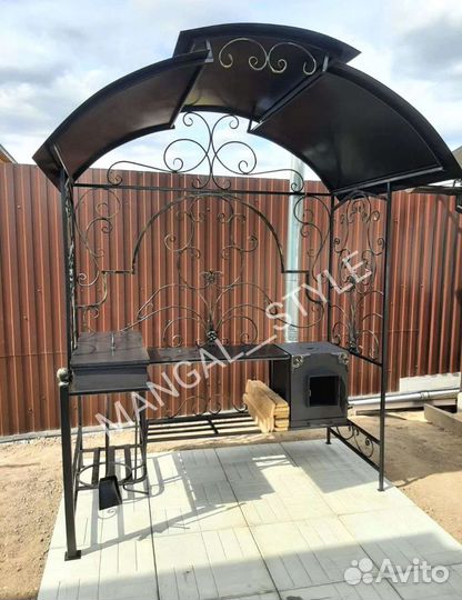 Мангал с крышей
