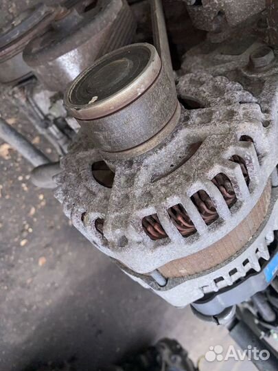 Генератор MR20DE Nissan Serena C25 23100EN000