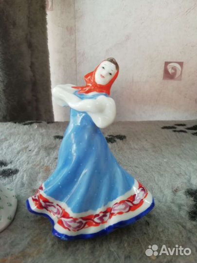 Фарфоровые статуэтки 