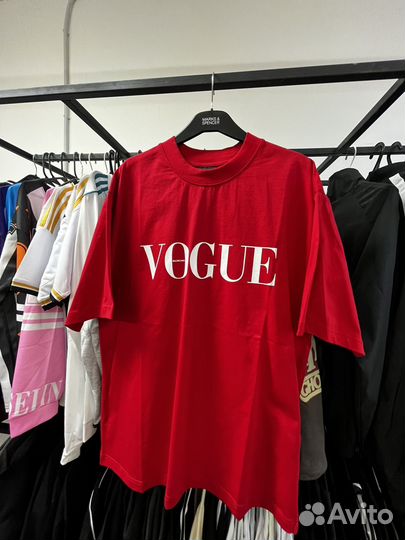 Футболка Balenciaga Vogue