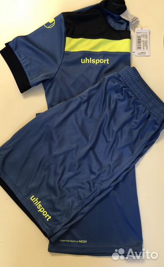 Футбольная форма uhlsport