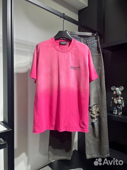 Женская футболка balenciaga