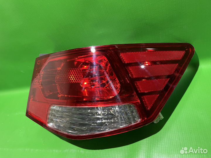 Фонарь наружный правый Kia Cerato 2009-2013