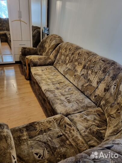 Продам угловой диван бу