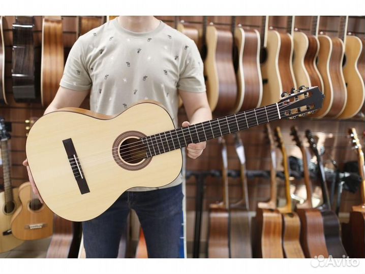 Martinez MC-18S Классическая гитара, с чехлом