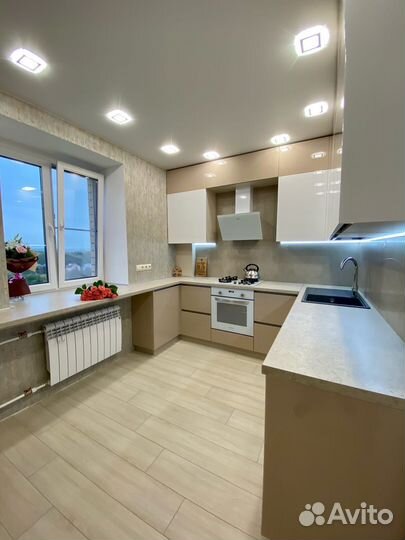 Прямой Кухонный гарнитур на заказ в Челябинске