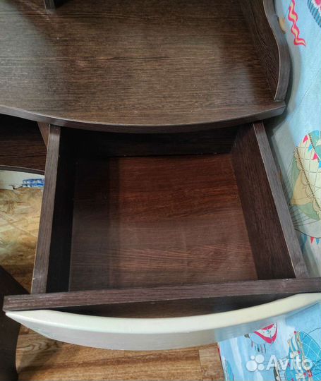 Трюмо с зеркалом